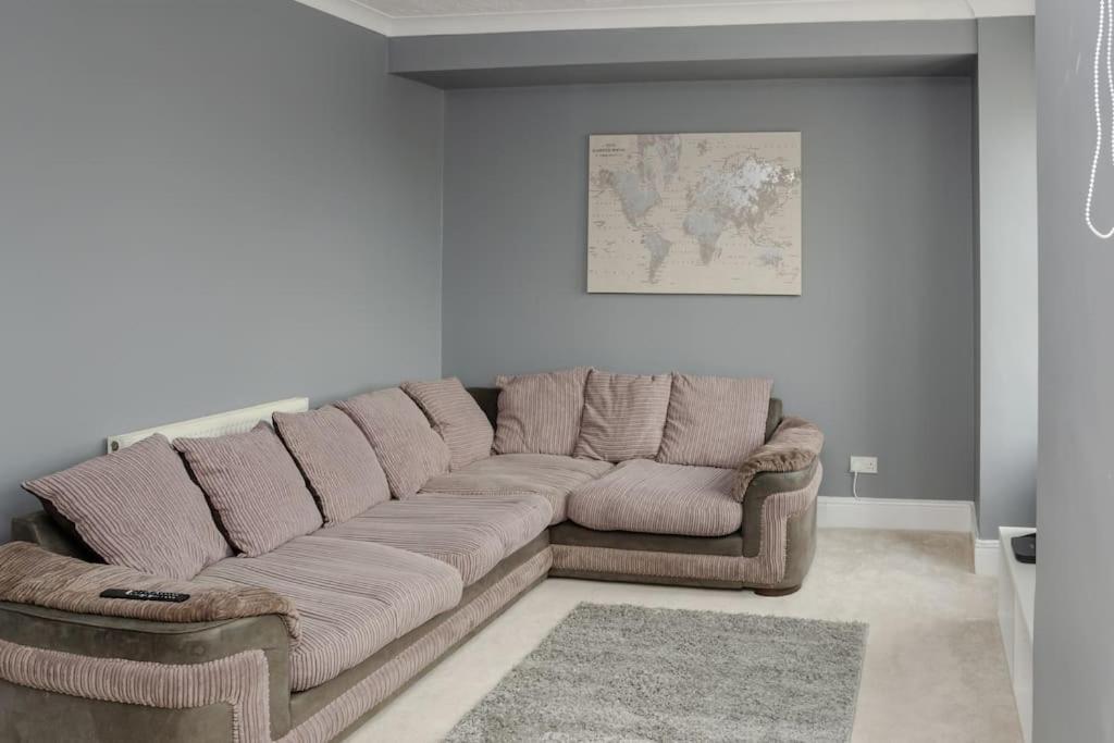 Peaceful & Spacious Family Home In Eastbourne! Экстерьер фото